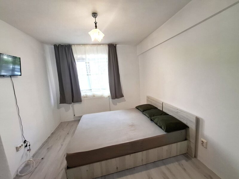 Popesti Leordeni, ap. 2 cam., mobilat si utilat, centrala proprie, loc parcare,